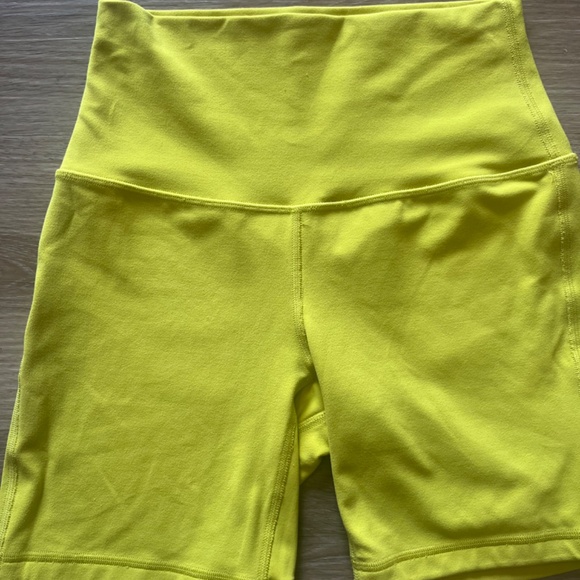 Lululemon Align High Rise Short 6” size 4 - Picture 2 of 4